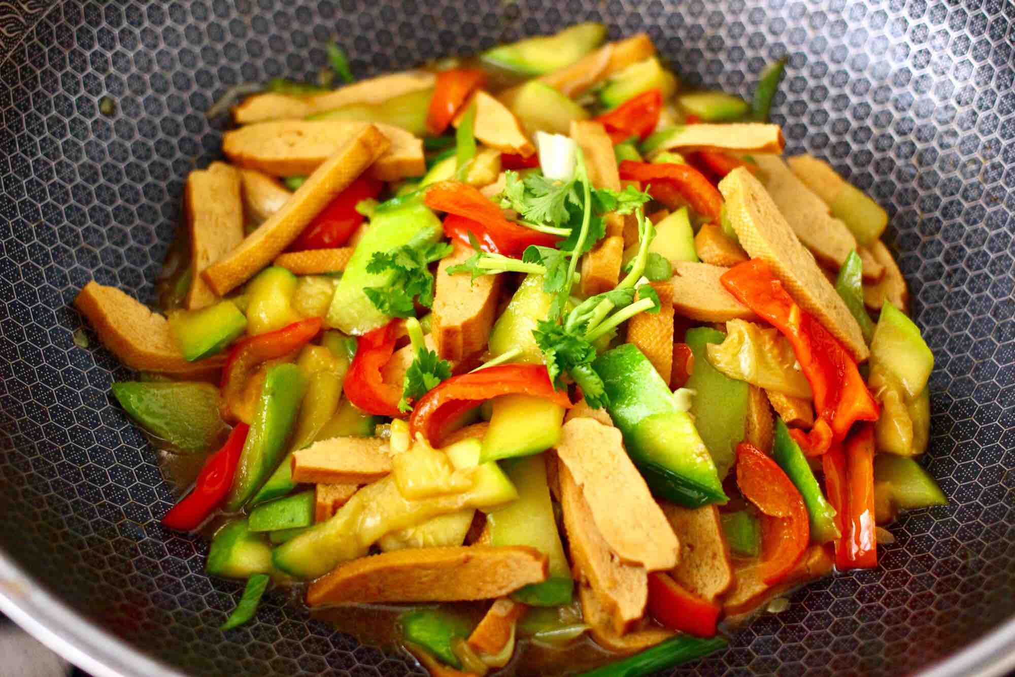 Stir-fried Zucchini with Spicy Dried Spicy recipe