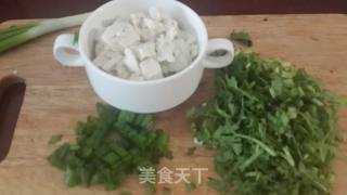 Stir-fried Small Tofu with Chrysanthemum recipe