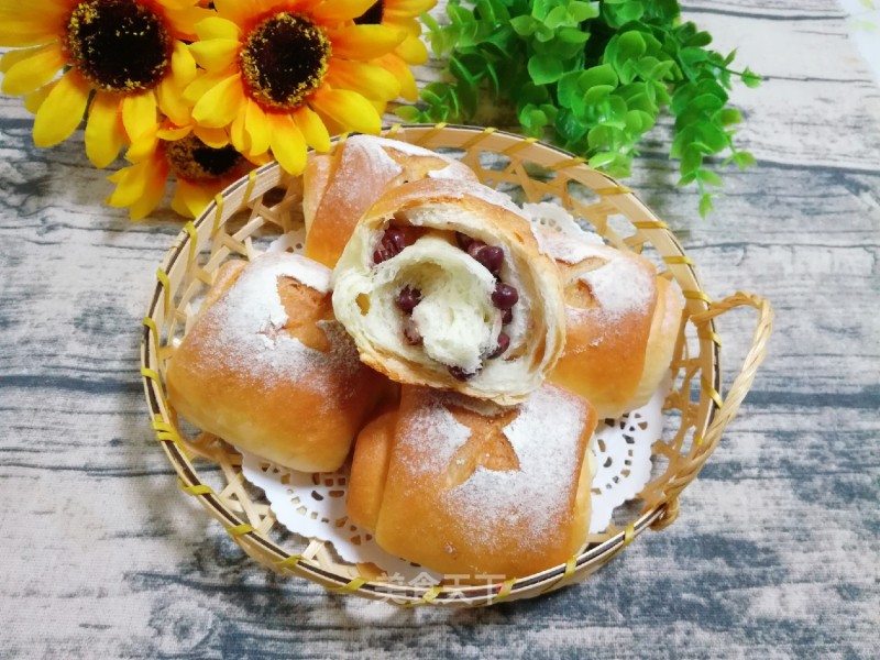 Light Cream Honey Bean Meal Buns recipe