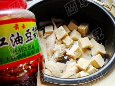 Frozen Tofu with Mushroom Ears recipe