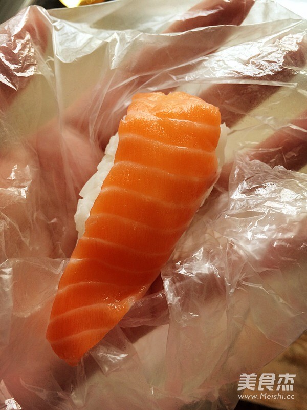 Simple Salmon Sushi recipe