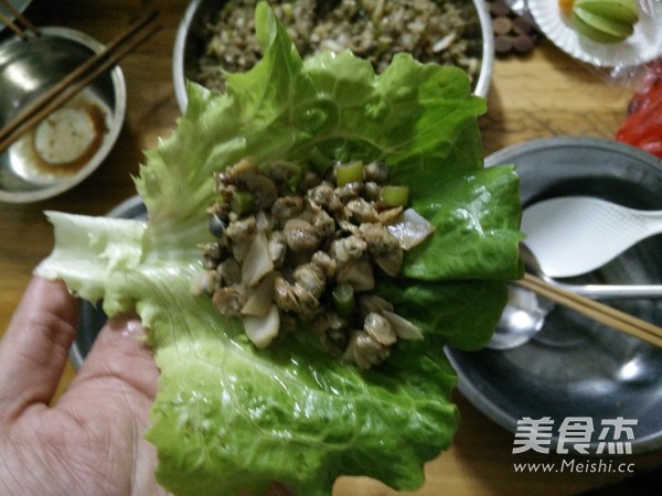 Lettuce Wraps with Clam Meat recipe