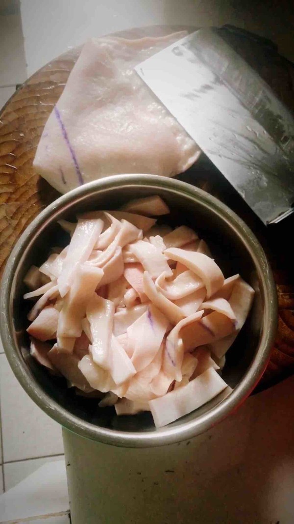 Stewed Radish with Pork Skin recipe