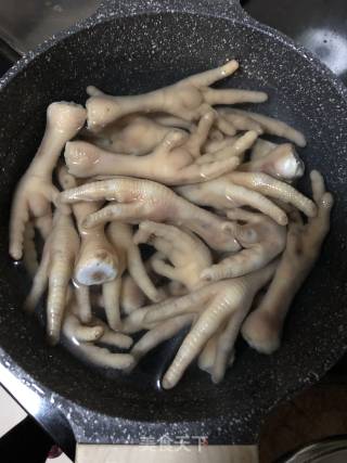 Salt Baked Chicken Feet recipe