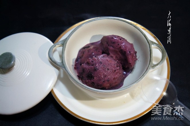 Peach Gum, Mulberry Yogurt Ice Cream recipe