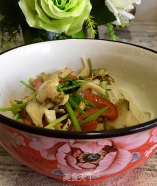 "noodles" Stir-fried Conch Slices Noodles recipe