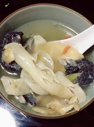 Fish Glue Black-bone Chicken and Ginseng Soup recipe