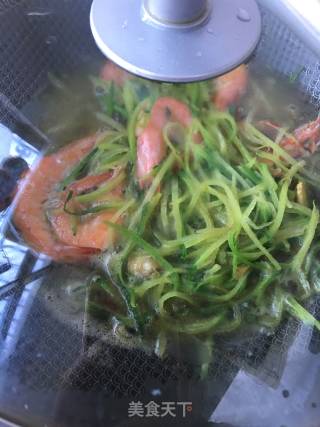 Stewed Shrimp with "radish" Shredded Carrot recipe