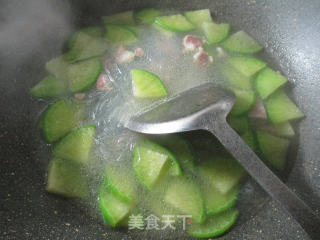Boiled Vermicelli with Bacon and Green Radish recipe