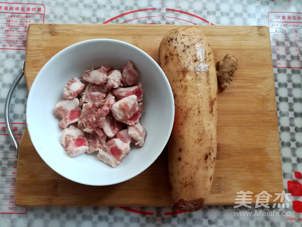 Lotus Root Pork Ribs Soup recipe