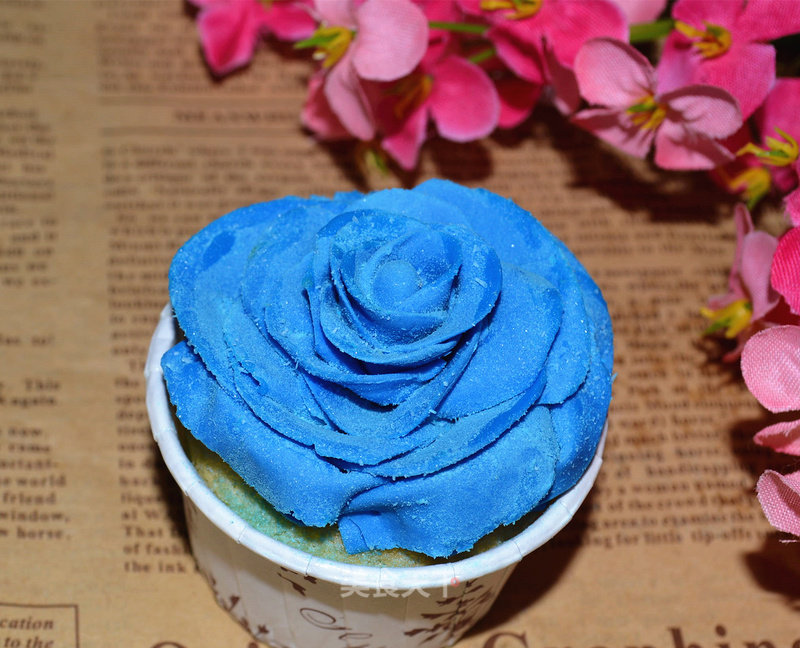 Simulation Blue Enchantress Fondant Cupcakes