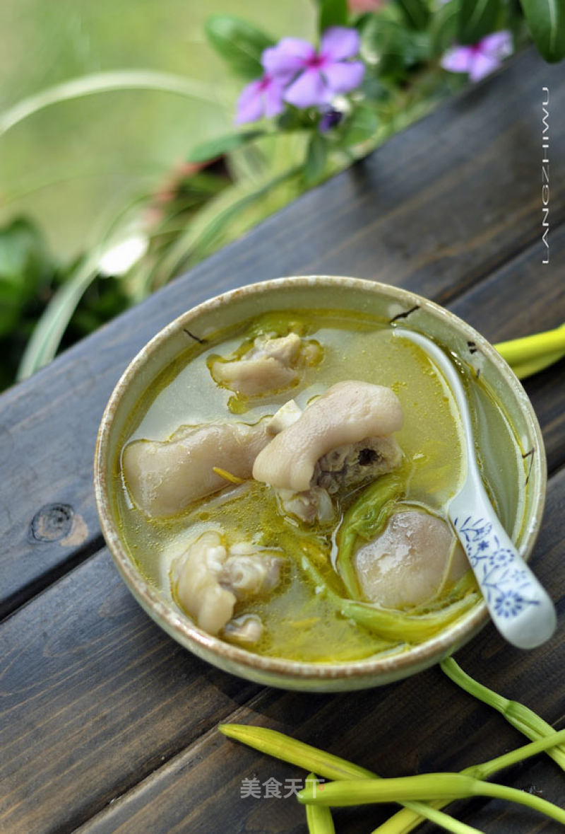 Golden Needle Stewed Trotter recipe
