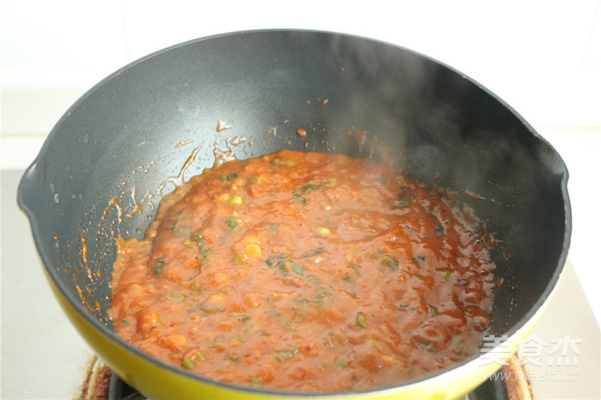 Spaghetti with Green Bamboo Shoots and Meat Sauce recipe