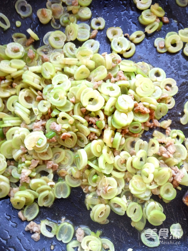 Homemade Carob Fried Rice with Minced Pork and Egg recipe