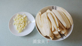 Steamed White Eggplant with Satay Sauce and Garlic recipe