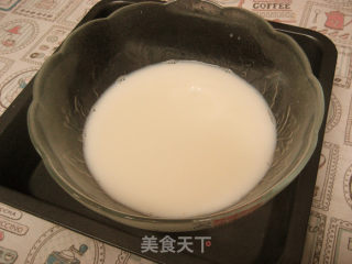 Joseph Joseph Wall Breaker's Mango Milkshake recipe