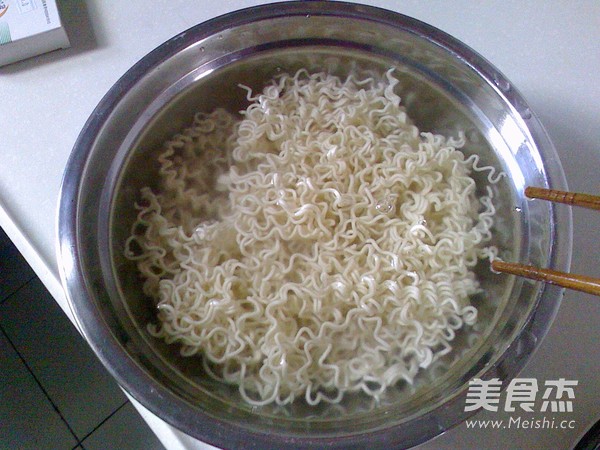 Fried Noodles with Shredded Pork recipe