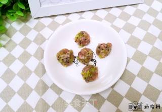 Celery and Meat Triangular Wontons recipe