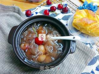 Fig and Cherry Tremella Soup recipe
