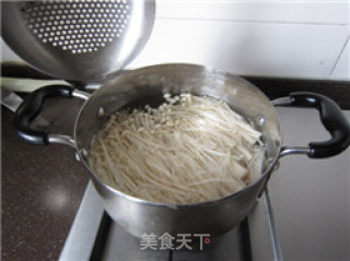 Enoki Mushroom with Pepper Oil recipe