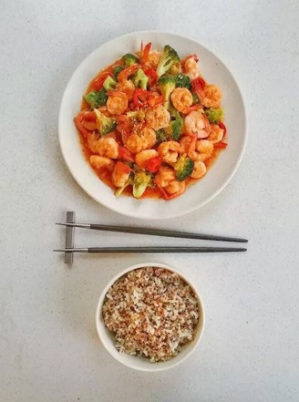 Nutritious Bento with Broccoli and Shrimp recipe