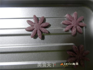 Creamy Flower Biscuits recipe