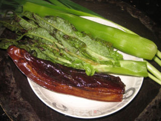 Stir-fried Old Bacon with Lettuce recipe