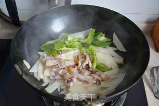 Chayote Stir-fried Pork recipe