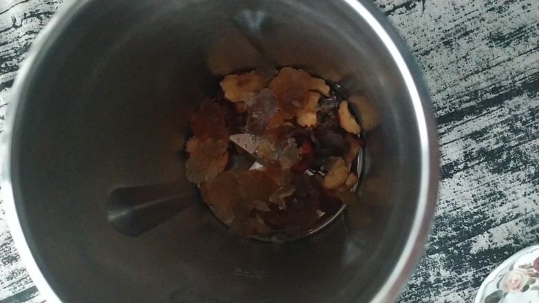 Affordable Beauty and Beauty: Brown Sugar, White Fungus, Red Dates, Peach Gum, Longan recipe