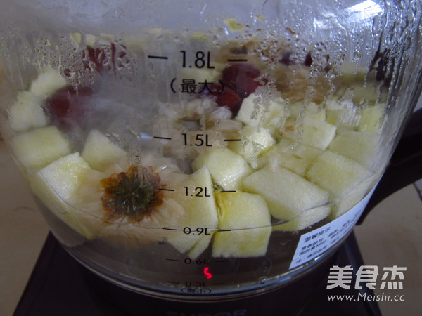 Red Date Apple Chrysanthemum Tea recipe