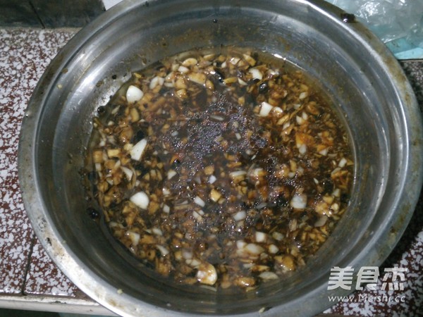 Yinhe Steamed Boneless Crucian Carp recipe