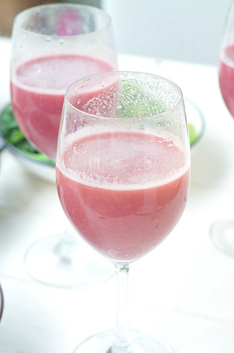 Apple Banana Pomegranate Juice recipe