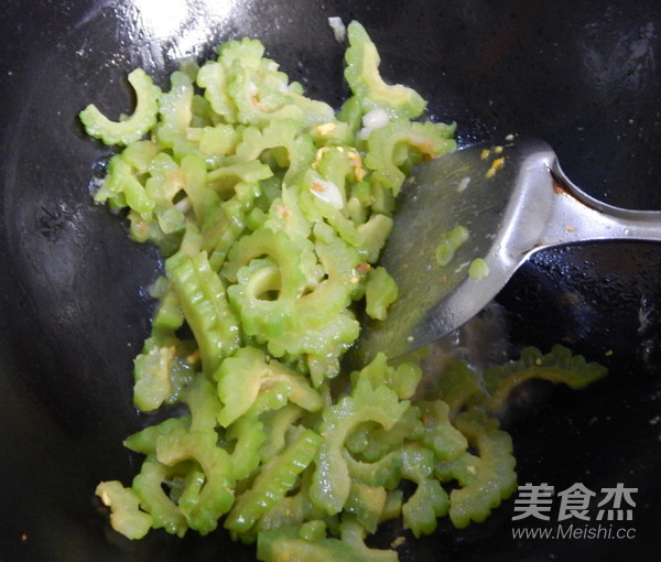 Bitter Gourd Scrambled Eggs recipe