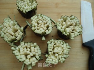 Eggplant with Minced Meat and Chrysanthemum recipe