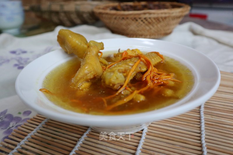 Stewed Chicken with White Ginseng and Cordyceps Flower