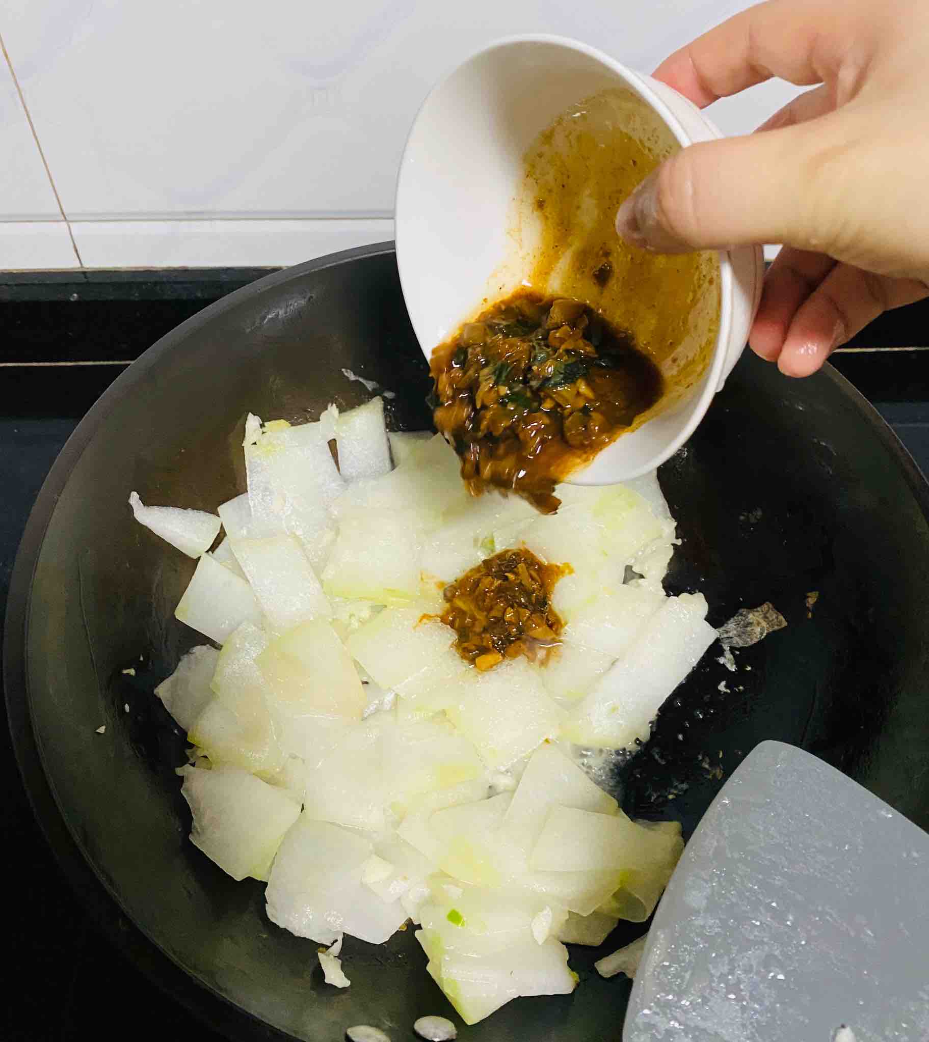 Braised Winter Melon in Sauce is Good for Dinner recipe