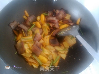 Stir-fried Bacon with Banana and Zucchini recipe