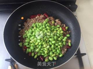 Stir-fried Minced Pork with Edamame recipe