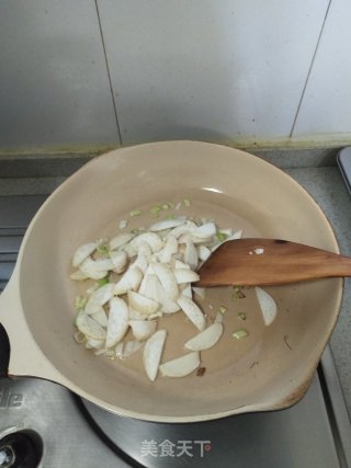 Stir-fried Pleurotus Eryngii with Cabbage recipe