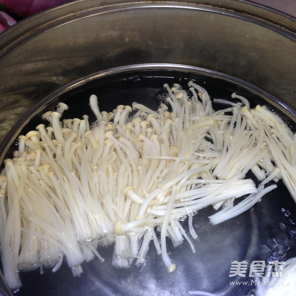 Noodles with Sesame Sauce recipe