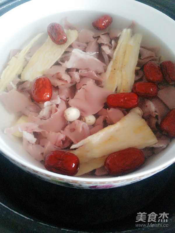 Astragalus Pig Heart Soup recipe
