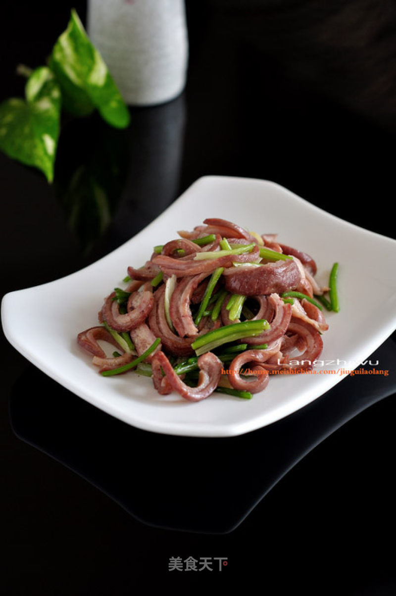 Stir-fried Belly Shreds with Coriander recipe