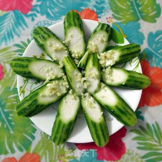 Dry Whitebait Steamed Loofah recipe