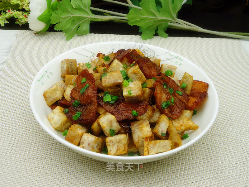 Fried Pork with Purple Taro recipe