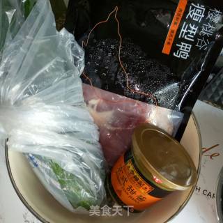 Stir-fried Duck Leg with Sauce recipe