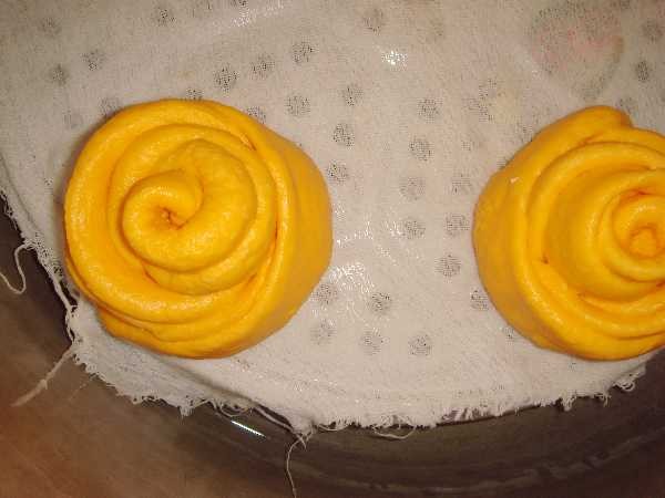 Yellow Rose Steamed Buns recipe