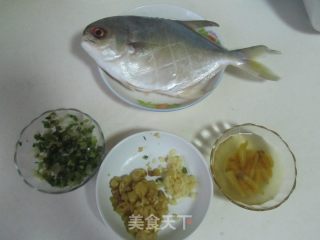 Pickled Pepper Golden Pomfret recipe