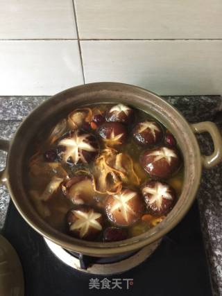 Cordyceps Flower Mushroom Ginseng Chicken Soup recipe
