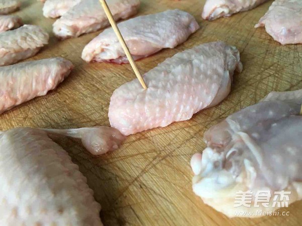 Salt-baked Chicken Wings Dark Dish recipe