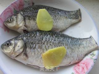 Papaya, Wolfberry and Crucian Carp Soup recipe